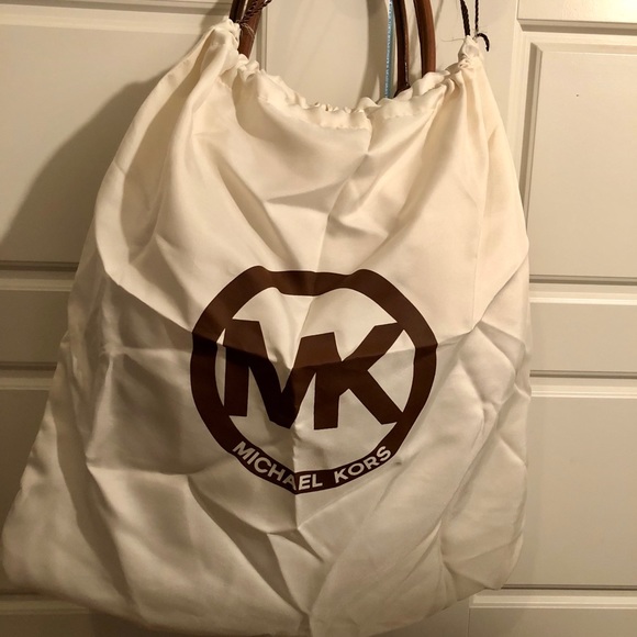 Michael Kors Purse - Picture 8 of 8